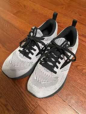Brooks Revel 5 Sneakers